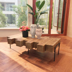 Table basse en bois massif de style nordique, conçue de manière créative pour un salon simple et élégant.