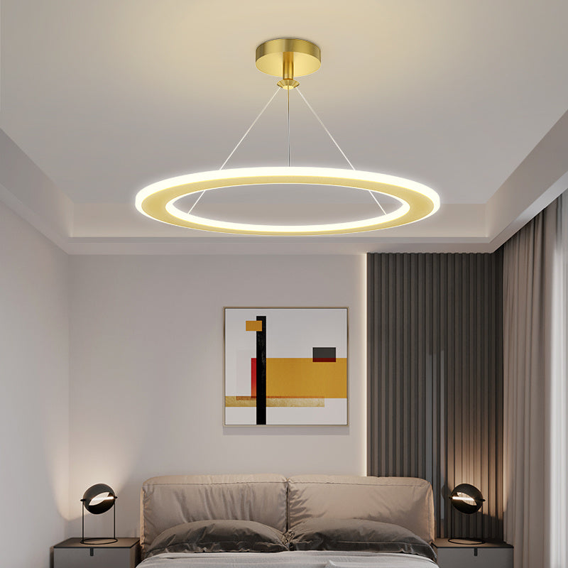 Lustre circulaire moderne et élégant, conçu pour compléter les chambres ou les bureaux