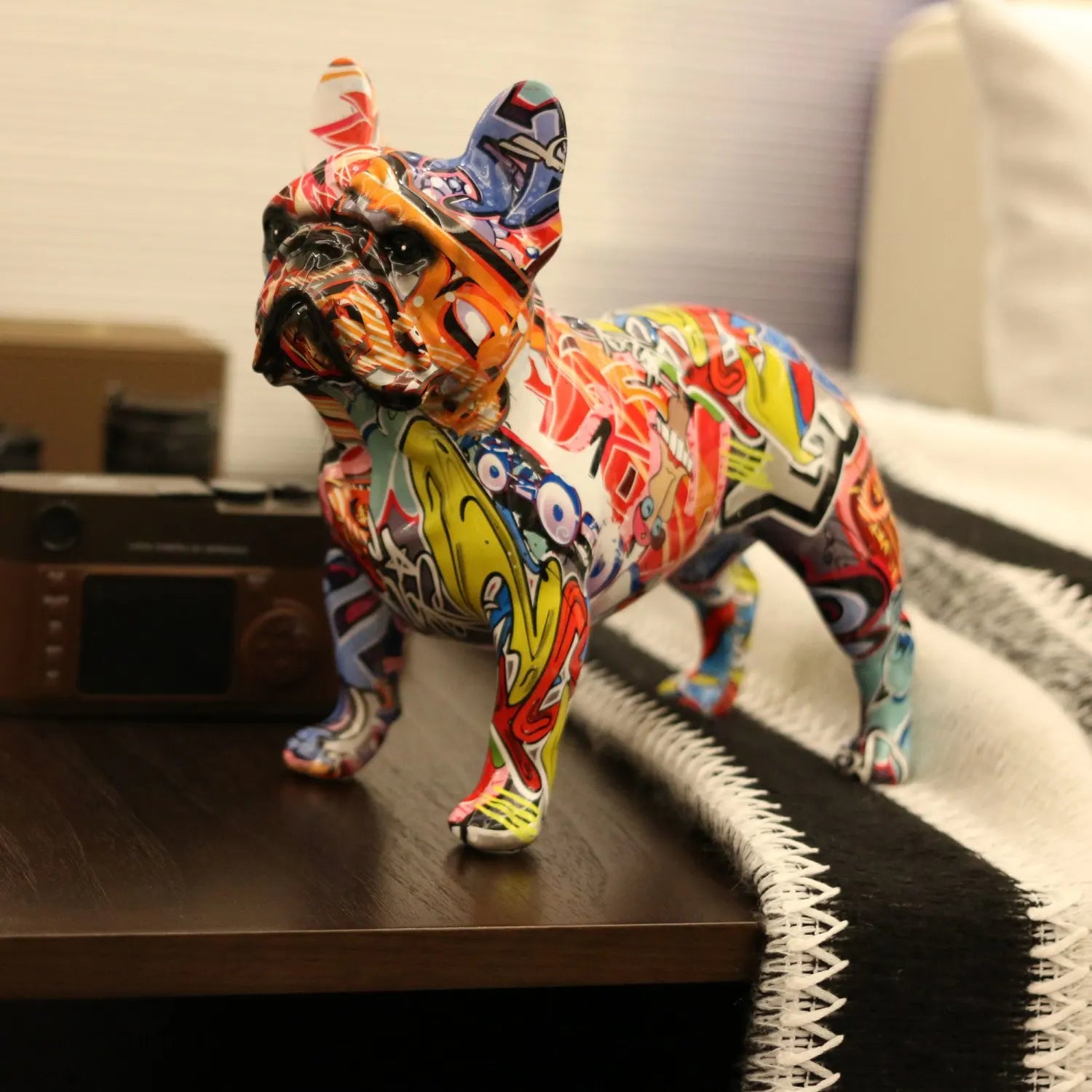Statue Colorée en Résine de Bouledogue Français