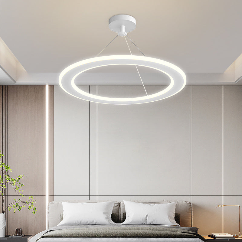 Lustre circulaire moderne et élégant, conçu pour compléter les chambres ou les bureaux
